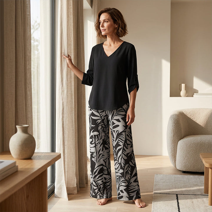 Leire | Conjunto de mujer blusa con cuello en V y pantalones estampados de corte ancho
