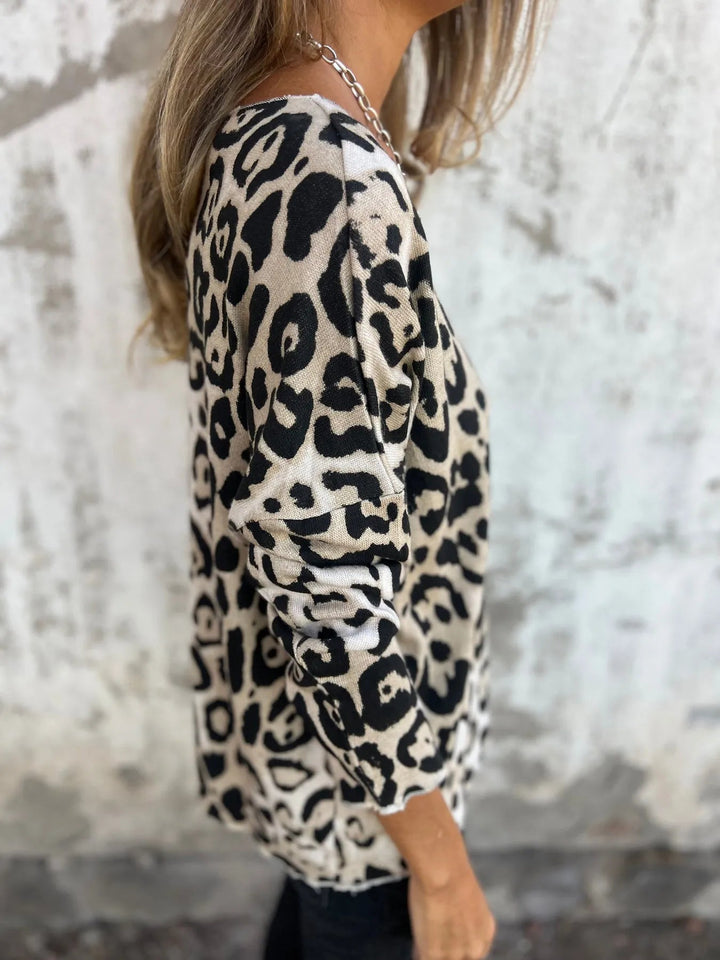 VALLADOLID - Blusa Redonda Con Cuello y Estampado De Leopardo