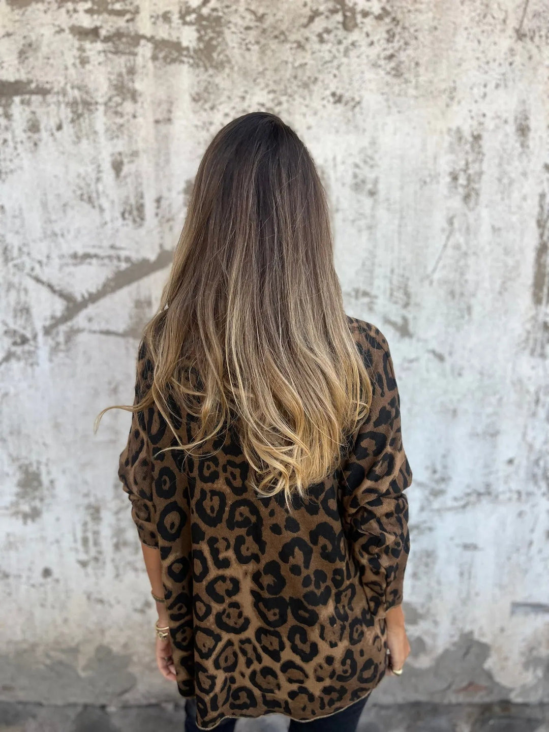 VALLADOLID - Blusa Redonda Con Cuello y Estampado De Leopardo