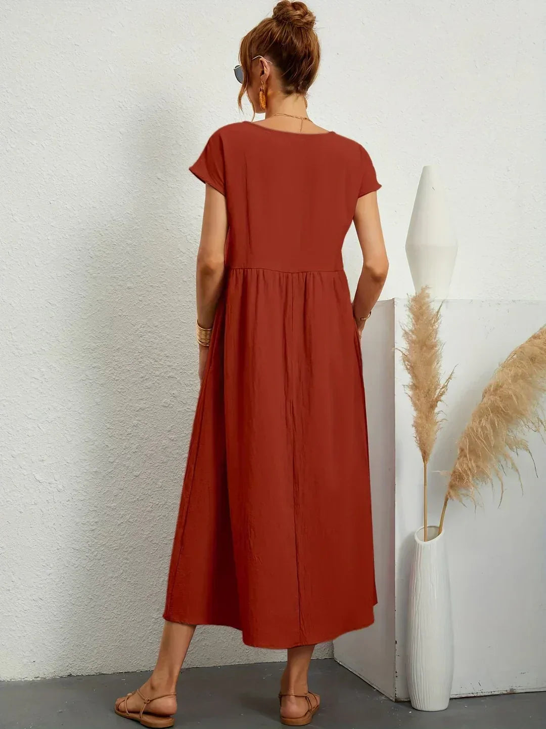 SEGOVIA - Vestido fluido con elegancia temporal